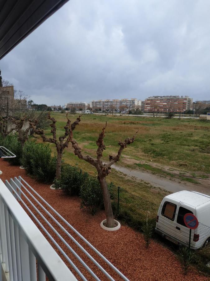 En Apartment *